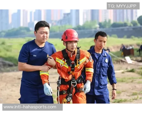 足球师弟的成长之路从校园到职业赛场的精彩历程与奋斗故事 足球师弟的成长之路从校园到职业赛场的精彩历程与奋斗故事